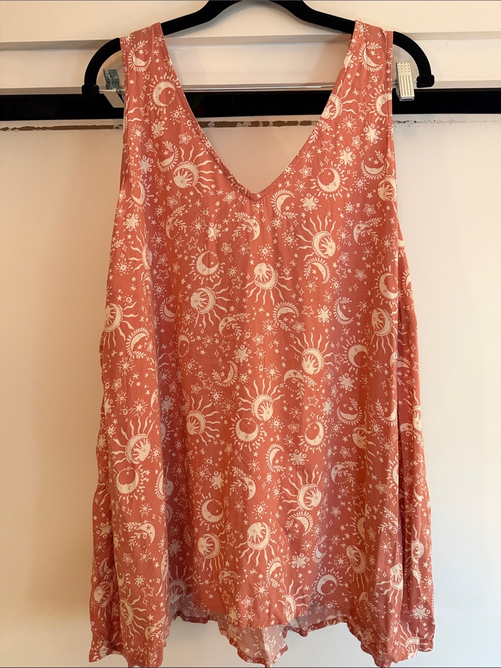 torrid Coral Sun & Moon V-Neck Tank Top